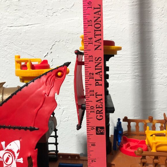 Fisher Price Imaginext Shark Bite Pirate Ship - Picture 11 of 11